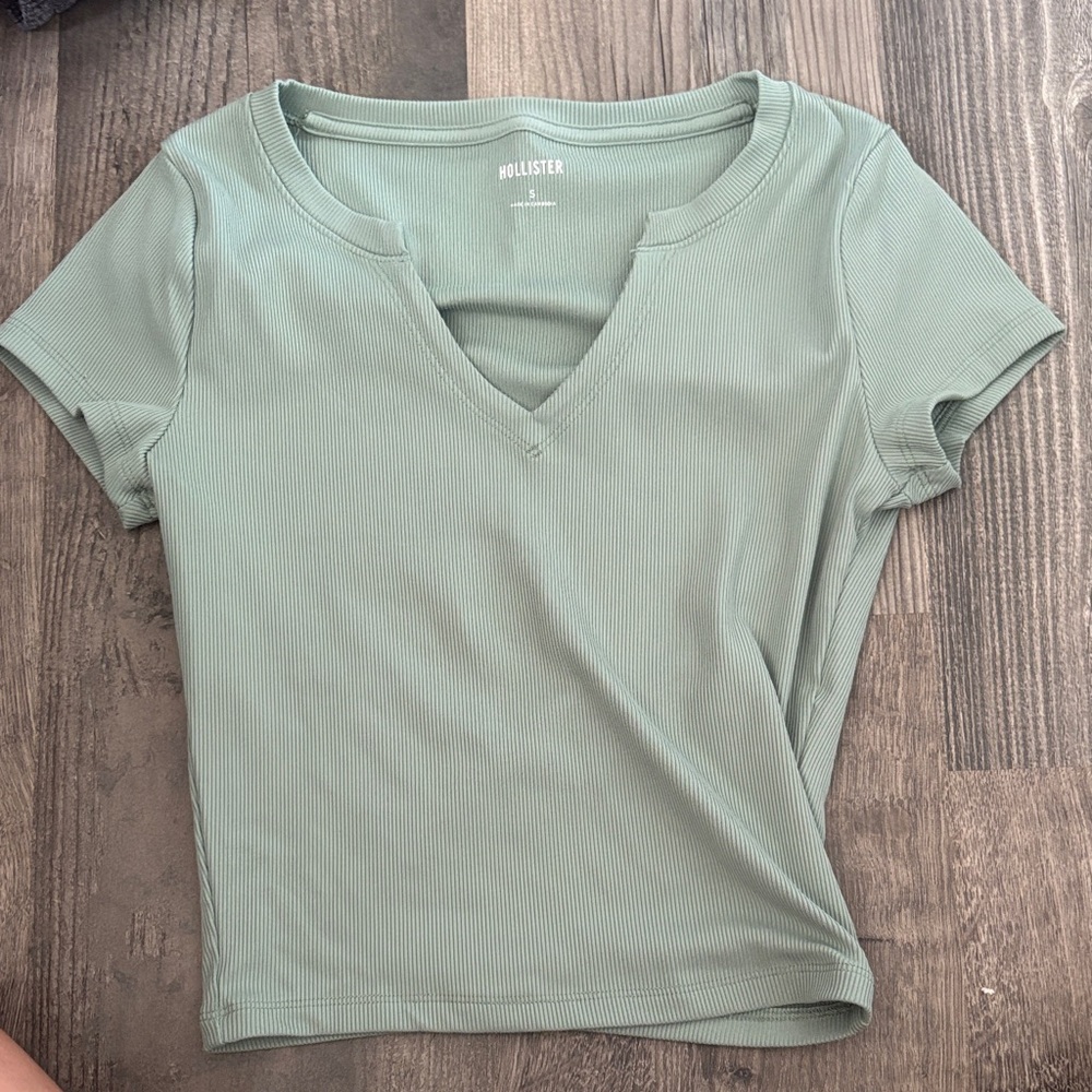 Hollister Women's Sage Green Short Sleeve Top